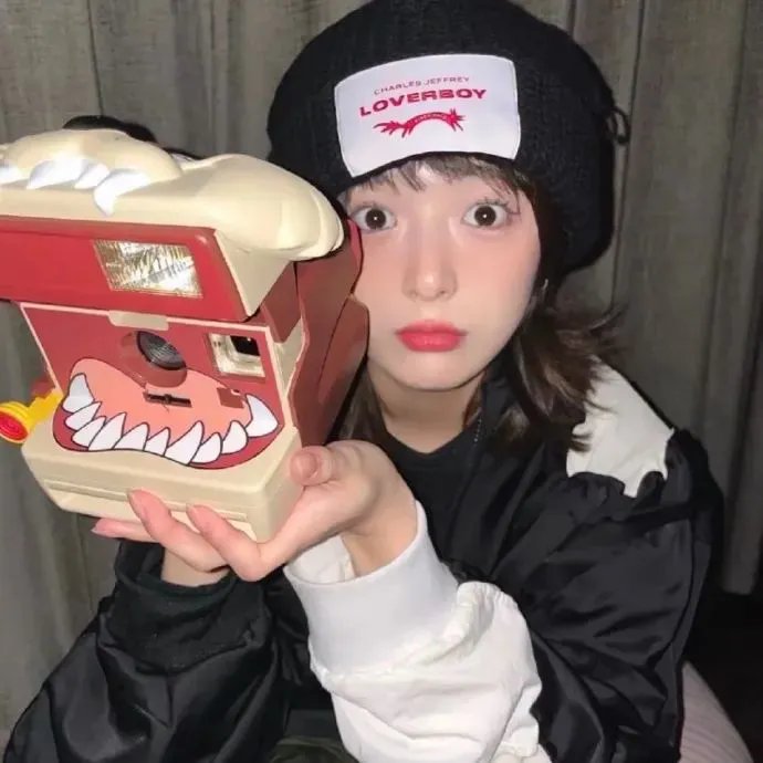 伴游女王