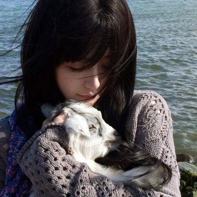 9顶假发的女孩